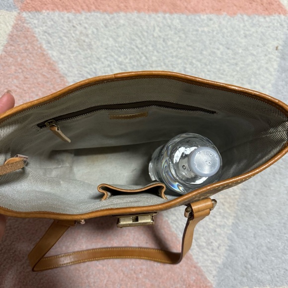 Vintage Authentic Dooney & Bourke Signature Tan & Gray Logo Hobo Bucket Bag - Picture 9 of 9